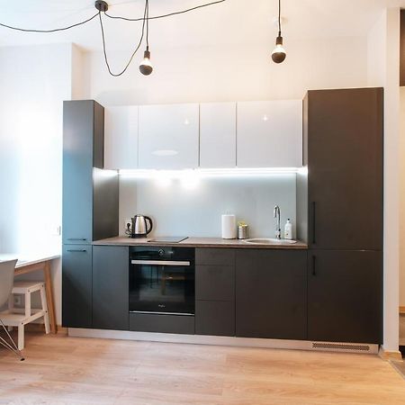 Central Comfort At Hanzas Residence, Stay Near Cafes, Bars, Museums & Esplanade Riga Kültér fotó