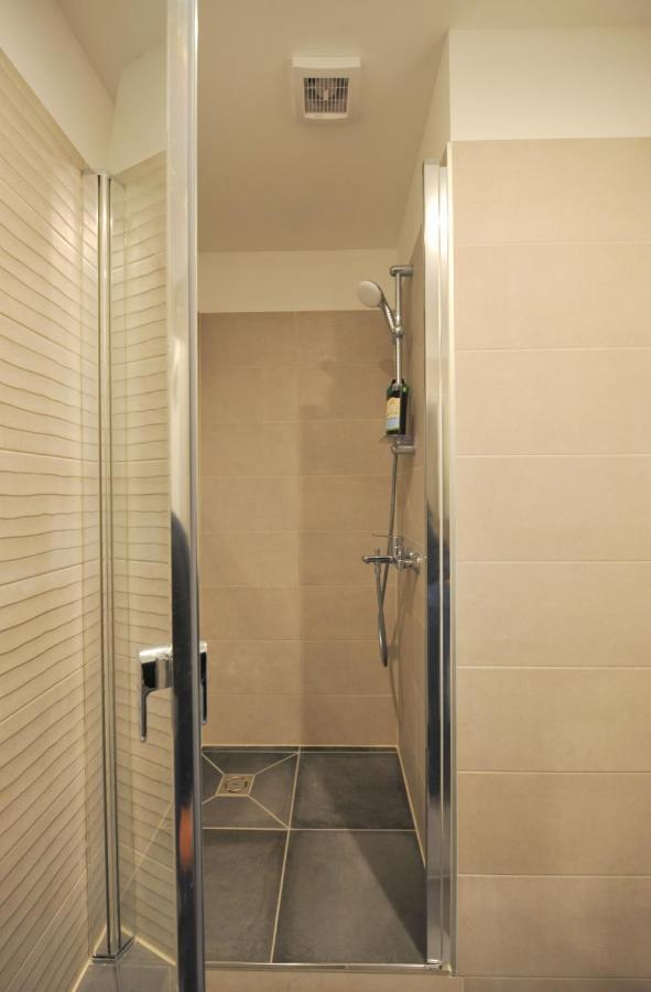 Central Comfort At Hanzas Residence, Stay Near Cafes, Bars, Museums & Esplanade Riga Kültér fotó