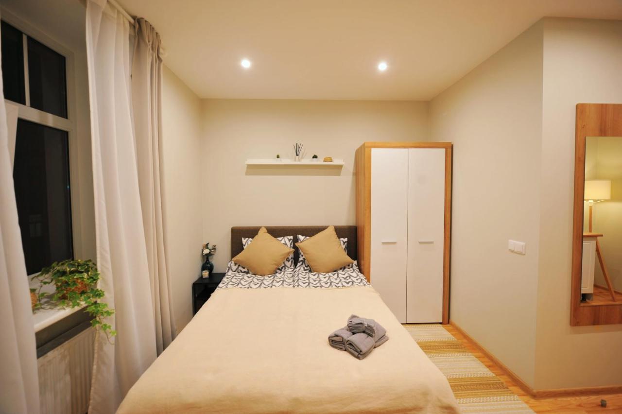 Central Comfort At Hanzas Residence, Stay Near Cafes, Bars, Museums & Esplanade Riga Kültér fotó