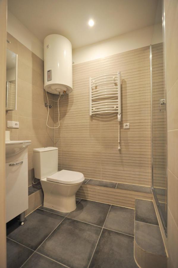 Central Comfort At Hanzas Residence, Stay Near Cafes, Bars, Museums & Esplanade Riga Kültér fotó