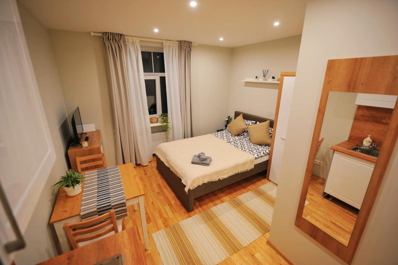 Central Comfort At Hanzas Residence, Stay Near Cafes, Bars, Museums & Esplanade Riga Kültér fotó