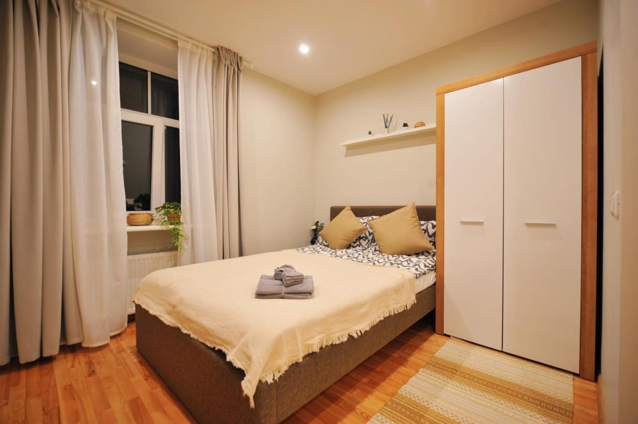 Central Comfort At Hanzas Residence, Stay Near Cafes, Bars, Museums & Esplanade Riga Kültér fotó