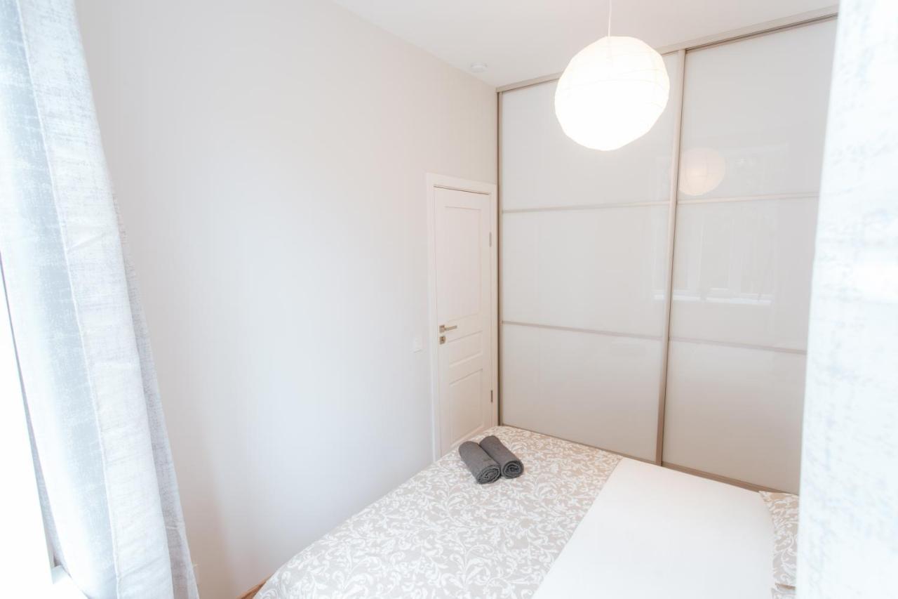 Central Comfort At Hanzas Residence, Stay Near Cafes, Bars, Museums & Esplanade Riga Kültér fotó