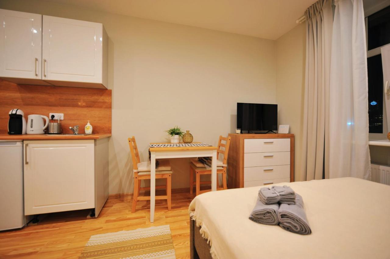 Central Comfort At Hanzas Residence, Stay Near Cafes, Bars, Museums & Esplanade Riga Szoba fotó